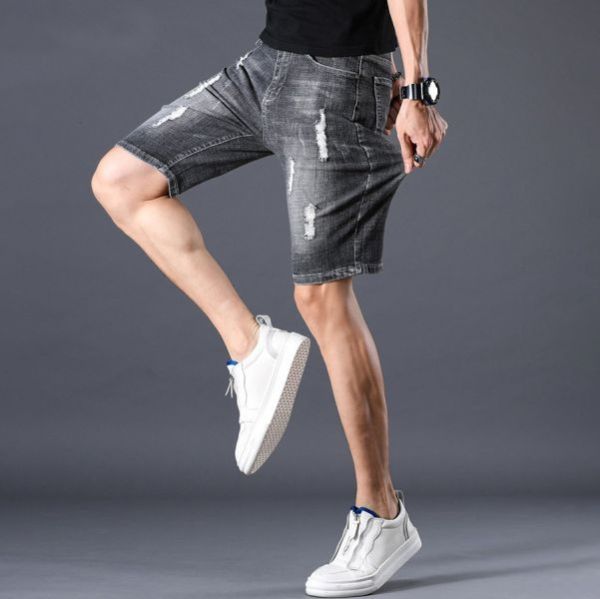 涅瓦彈力破洞修身牛仔短褲 - 1配色（限時特賣 - 5折） 幕峰MuFeng,男裝特賣,5折優惠,快閃活動,限時出清,網路購物,男裝品牌,超值優惠,時尚穿搭,2025特賣