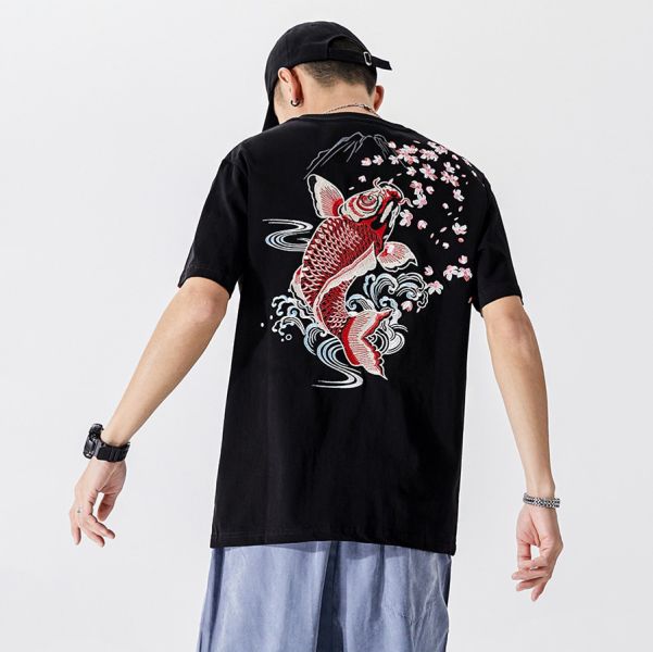 錦鯉重工刺繡圓領短袖 - 2配色 幕峰,班服,團服,外套,褲子,襯衫,男裝,牛仔褲,網路購物,購物