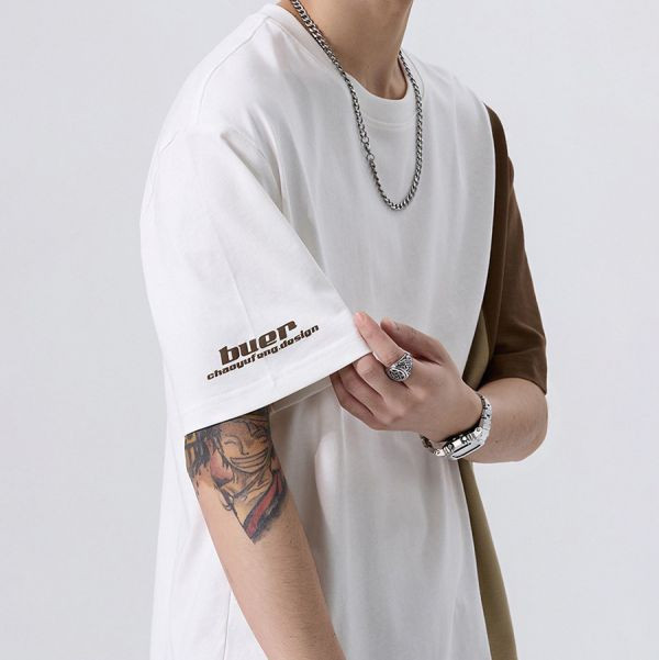 米克撞色印花休閒短袖 - 2配色（限時特賣 - 5折） 幕峰MuFeng,男裝特賣,5折優惠,快閃活動,限時出清,網路購物,男裝品牌,超值優惠,時尚穿搭,2025特賣