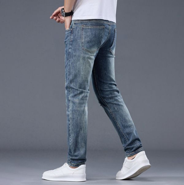 鋒夜修身刷破小直筒牛仔長褲 - 1配色（限時特賣 - 5折） 幕峰MuFeng,男裝特賣,5折優惠,快閃活動,限時出清,網路購物,男裝品牌,超值優惠,時尚穿搭,2025特賣