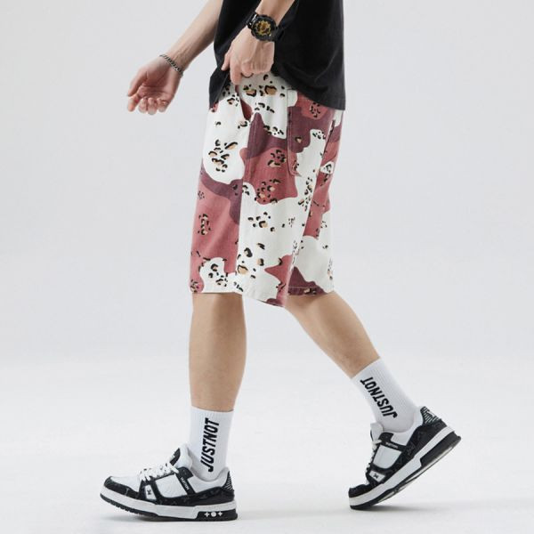 粉焰迷彩裝牛仔短褲 - 1配色（限時特賣 - 5折） 幕峰MuFeng,男裝特賣,5折優惠,快閃活動,限時出清,網路購物,男裝品牌,超值優惠,時尚穿搭,2025特賣