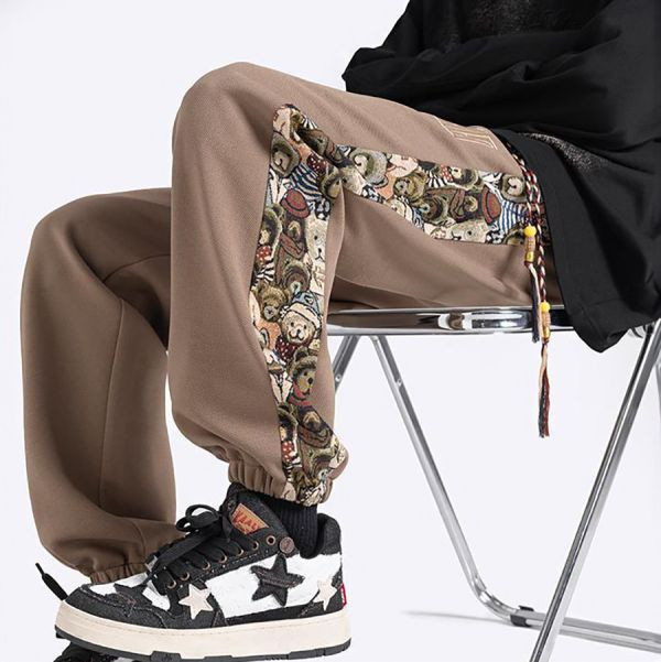 熊牆休閒縮口長褲 - 4配色（限時特賣 - 5折） 幕峰MuFeng,男裝特賣,5折優惠,快閃活動,限時出清,網路購物,男裝品牌,超值優惠,時尚穿搭,2025特賣