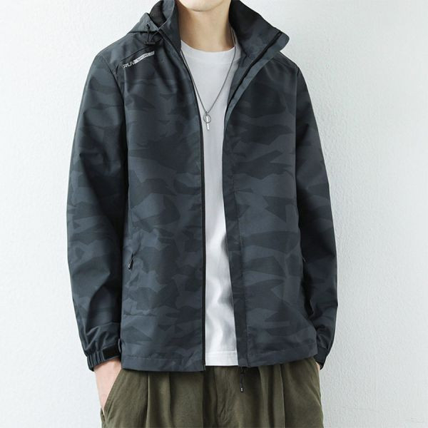 隱影迷彩連帽防風薄外套 - 3配色（限時特賣 - 5折） 幕峰MuFeng,男裝特賣,5折優惠,快閃活動,限時出清,網路購物,男裝品牌,超值優惠,時尚穿搭,2025特賣