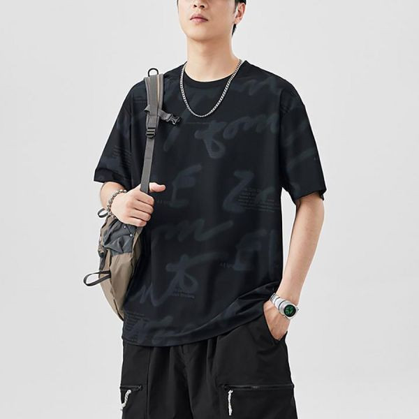 逸悠潮流印花短袖 - 1配色（限時特賣 - 5折） 幕峰MuFeng,男裝特賣,5折優惠,快閃活動,限時出清,網路購物,男裝品牌,超值優惠,時尚穿搭,2026特賣