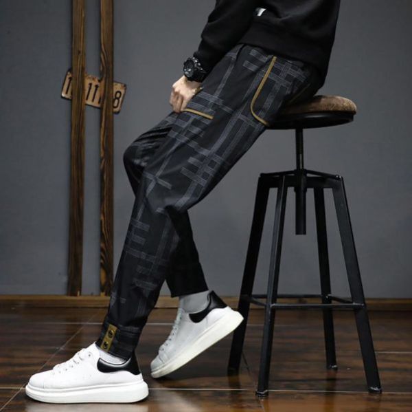 紋綺休閒印花小直筒長褲 - 2配色（限時特賣 - 5折） 幕峰MuFeng,男裝特賣,5折優惠,快閃活動,限時出清,網路購物,男裝品牌,超值優惠,時尚穿搭,2025特賣