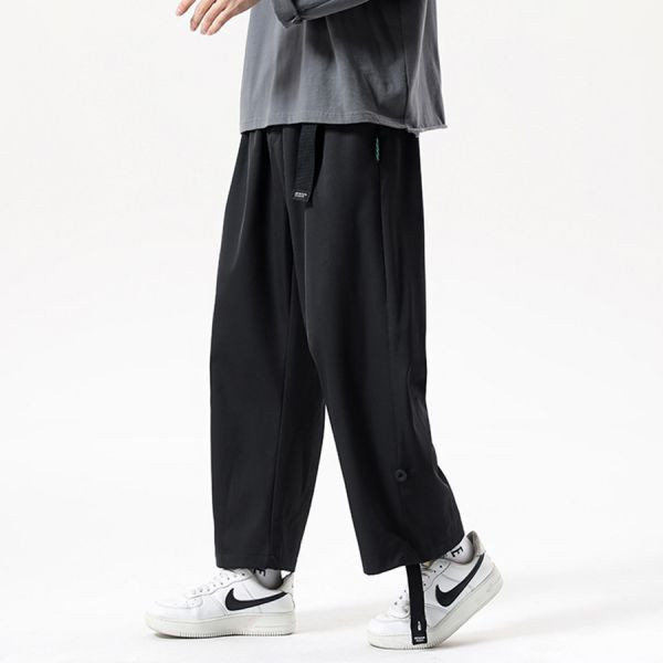 束扣時尚寬鬆直筒長褲 - 2配色（限時特賣 - 5折） 幕峰MuFeng,男裝特賣,5折優惠,快閃活動,限時出清,網路購物,男裝品牌,超值優惠,時尚穿搭,2025特賣