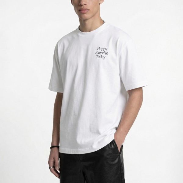 風岸潮流膠印仿繡印花短袖 - 1配色 幕峰MuFeng,印花短袖,T恤男,膠印仿繡T恤,美式休閒上衣,潮流短袖,寬鬆T恤,夏季男裝,街頭穿搭,男士上衣