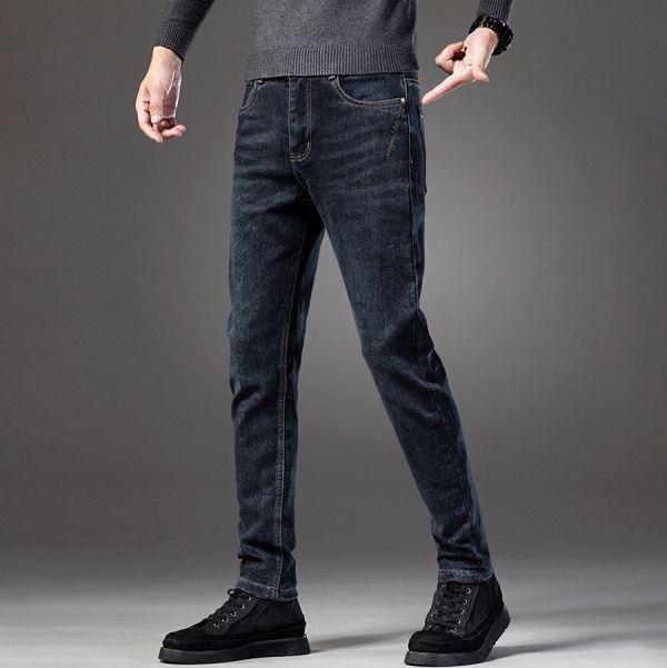 墨靛彈力刺繡直筒牛仔長褲 - 1配色（限時特賣 - 5折） 幕峰MuFeng,男裝特賣,5折優惠,快閃活動,限時出清,網路購物,男裝品牌,超值優惠,時尚穿搭,2026特賣