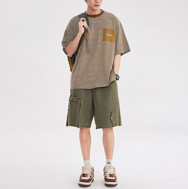 織野重磅刺繡條紋休閒短袖 - 2配色（限時特賣 - 5折） 幕峰MuFeng,男裝特賣,5折優惠,快閃活動,限時出清,網路購物,男裝品牌,超值優惠,時尚穿搭,2025特賣