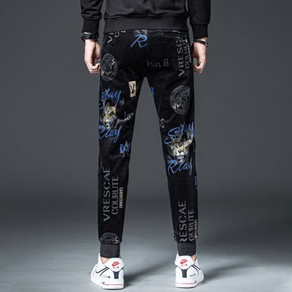 綻虎燈芯絨休閒束口長褲 - 1配色（限時特賣 - 5折） 幕峰MuFeng,男裝特賣,5折優惠,快閃活動,限時出清,網路購物,男裝品牌,超值優惠,時尚穿搭,2025特賣