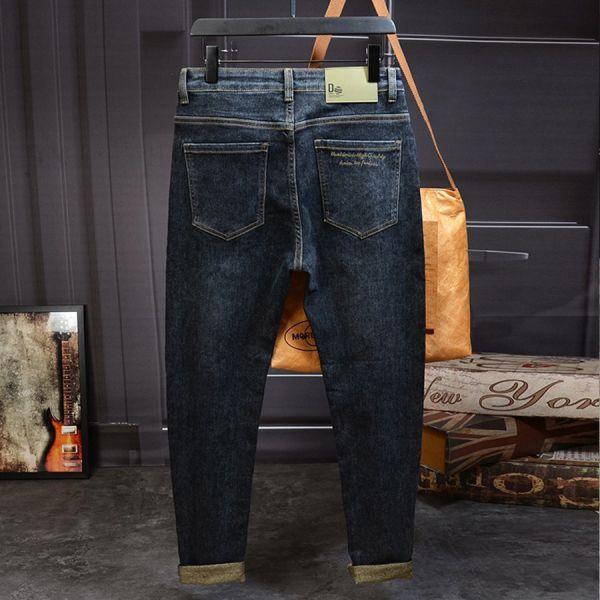 墨靛彈力刺繡直筒牛仔長褲 - 1配色（限時特賣 - 5折） 幕峰MuFeng,男裝特賣,5折優惠,快閃活動,限時出清,網路購物,男裝品牌,超值優惠,時尚穿搭,2026特賣