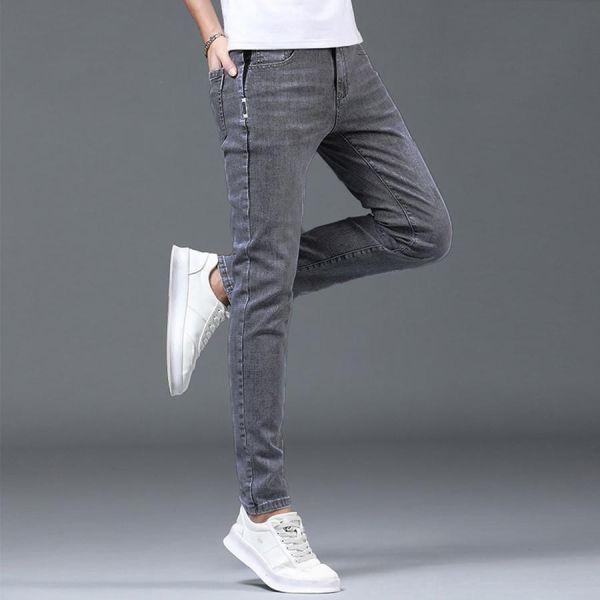 雪城彈力牛仔長褲 - 1配色（限時特賣 - 5折） 幕峰MuFeng,男裝特賣,5折優惠,快閃活動,限時出清,網路購物,男裝品牌,超值優惠,時尚穿搭,2026特賣