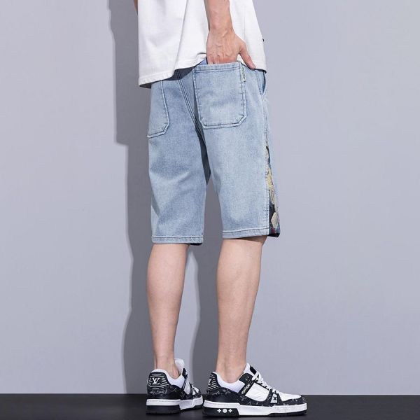 熊樂拼布刺繡牛仔五分短褲 - 3配色（限時特賣 - 5折） 幕峰MuFeng,男裝特賣,5折優惠,快閃活動,限時出清,網路購物,男裝品牌,超值優惠,時尚穿搭,2025特賣