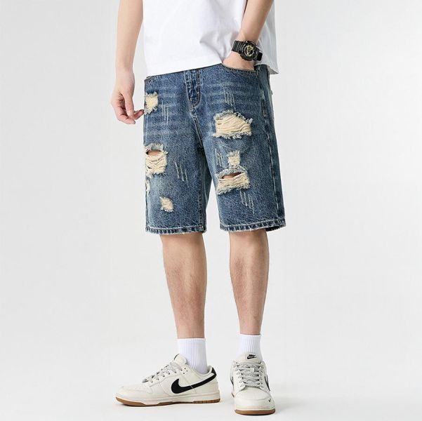 本川破洞五分牛仔短褲 - 1配色 幕峰MuFeng,牛仔短褲男,破洞牛仔褲,五分短褲,寬鬆短褲,潮牌短褲,夏季男短褲,街頭穿搭,設計感短褲,男裝下身