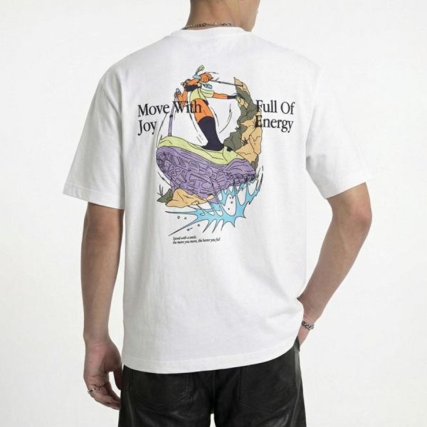 風岸潮流膠印仿繡印花短袖 - 1配色 幕峰MuFeng,印花短袖,T恤男,膠印仿繡T恤,美式休閒上衣,潮流短袖,寬鬆T恤,夏季男裝,街頭穿搭,男士上衣