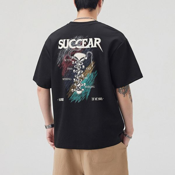 魂動重磅潮流立體印花短袖 - 2配色（限時特賣 - 5折） 幕峰MuFeng,男裝特賣,5折優惠,快閃活動,限時出清,網路購物,男裝品牌,超值優惠,時尚穿搭,2025特賣