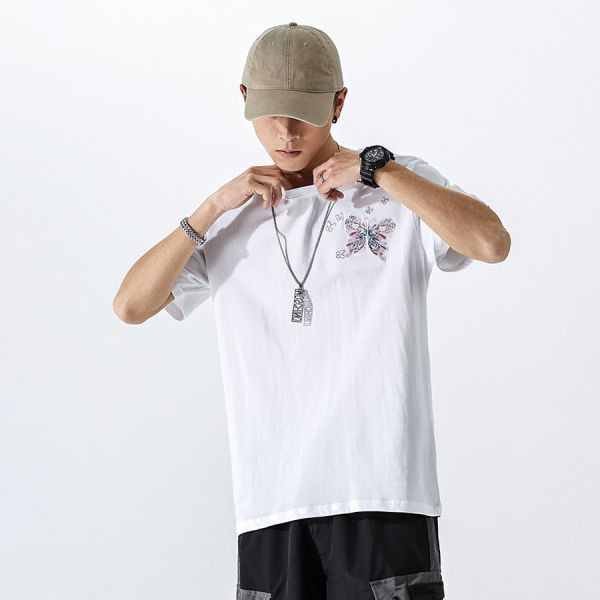 夢蝶重工刺繡圓領短袖 - 2配色（限時特賣 - 5折） 幕峰MuFeng,男裝特賣,5折優惠,快閃活動,限時出清,網路購物,男裝品牌,超值優惠,時尚穿搭,2025特賣