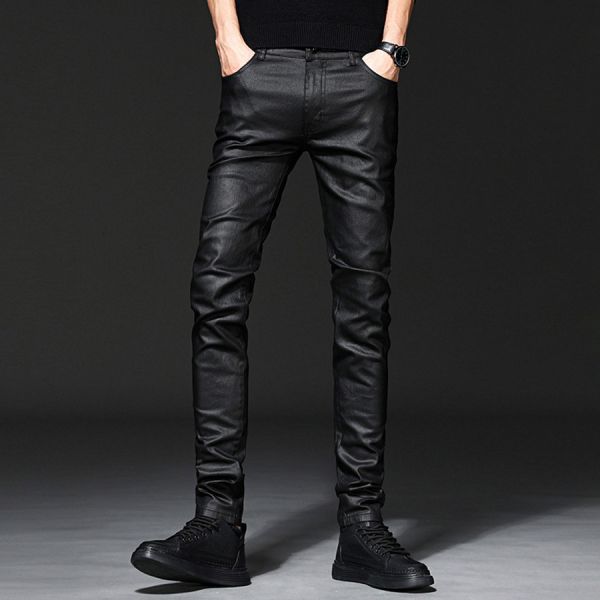 曜痕彈力修身亮面牛仔長褲 - 1配色 幕峰MuFeng,亮面牛仔褲,塗層牛仔長褲,彈力修身褲款,男士小腳牛仔,修身長褲男,休閒百搭褲,潮流男裝,顯腿長褲型,日常穿搭褲