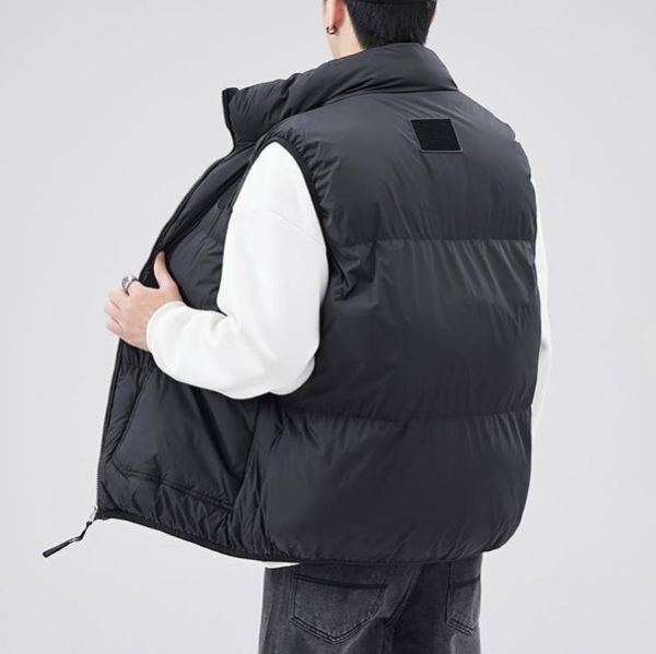 圓槓立領羽絨背心 - 3配色（限時特賣 - 4折） 幕峰MuFeng,男裝特賣,5折優惠,快閃活動,限時出清,網路購物,男裝品牌,超值優惠,時尚穿搭,2025特賣