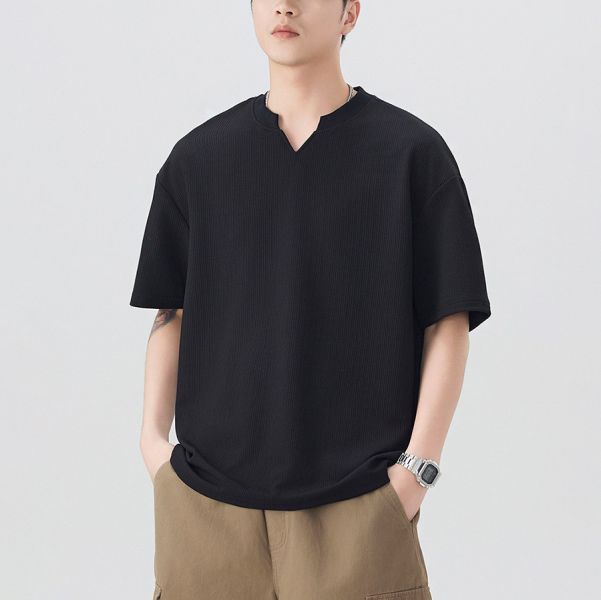 涼語V領透氣休閒短袖 - 2配色 幕峰MuFeng,V領,短袖,夏季,2025,男裝,T恤,穿搭,網路購物,透氣