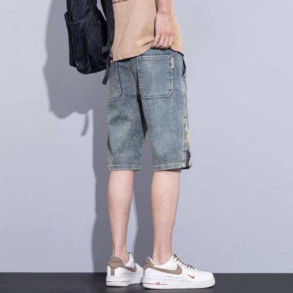 熊樂拼布刺繡牛仔五分短褲 - 3配色（限時特賣 - 5折） 幕峰MuFeng,男裝特賣,5折優惠,快閃活動,限時出清,網路購物,男裝品牌,超值優惠,時尚穿搭,2025特賣