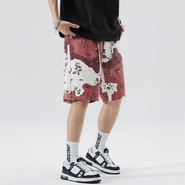 粉焰迷彩裝牛仔短褲 - 1配色（限時特賣 - 5折） 幕峰MuFeng,男裝特賣,5折優惠,快閃活動,限時出清,網路購物,男裝品牌,超值優惠,時尚穿搭,2025特賣