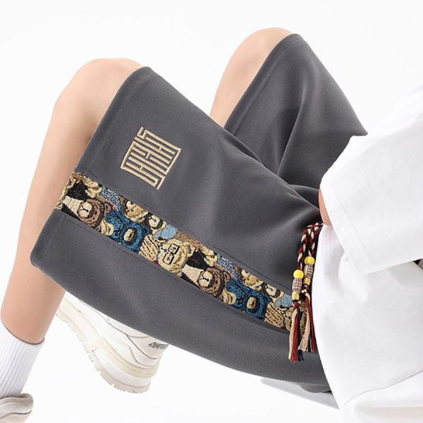 熊牆刺繡休閒五分短褲 - 4配色 幕峰MuFeng,小熊刺繡短褲,五分短褲男,港風短褲,日系潮牌,寬鬆短褲,休閒運動褲,夏季男短褲,百搭短褲,男裝下身