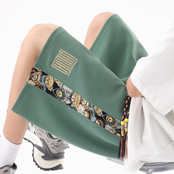 熊牆刺繡休閒五分短褲 - 4配色 幕峰MuFeng,小熊刺繡短褲,五分短褲男,港風短褲,日系潮牌,寬鬆短褲,休閒運動褲,夏季男短褲,百搭短褲,男裝下身