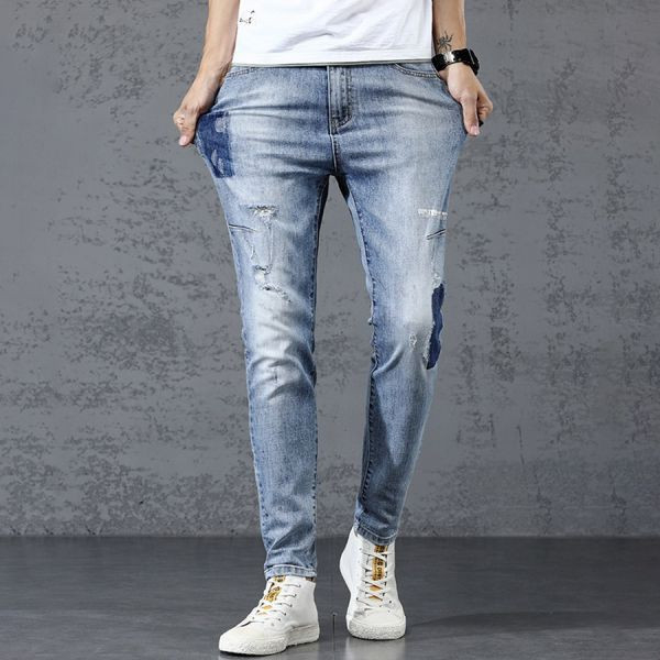 拚色彈力修身破洞牛仔長褲 - 1配色（限時特賣 - 5折） 幕峰MuFeng,男裝特賣,5折優惠,快閃活動,限時出清,網路購物,男裝品牌,超值優惠,時尚穿搭,2025特賣