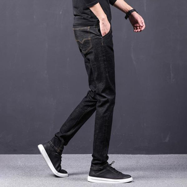 崎逐彈力修身牛仔長褲 - 1配色（限時特賣 - 5折） 幕峰MuFeng,男裝特賣,5折優惠,快閃活動,限時出清,網路購物,男裝品牌,超值優惠,時尚穿搭,2025特賣