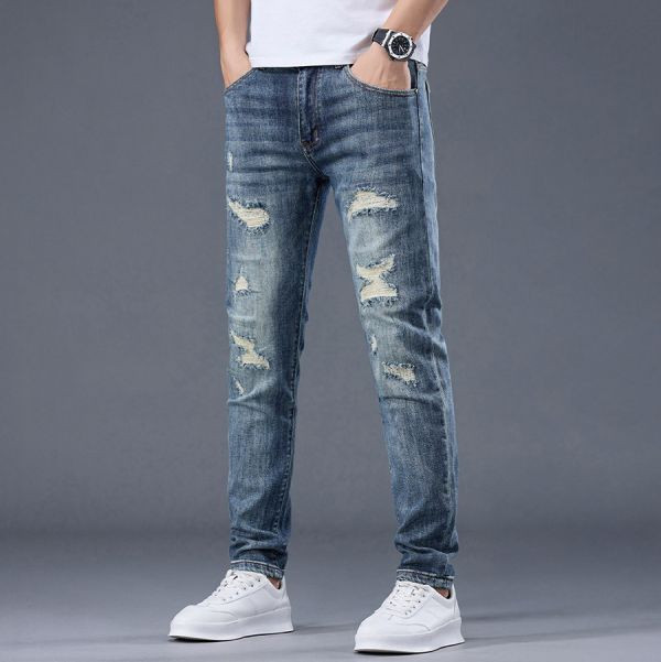 鋒夜修身刷破小直筒牛仔長褲 - 1配色（限時特賣 - 5折） 幕峰MuFeng,男裝特賣,5折優惠,快閃活動,限時出清,網路購物,男裝品牌,超值優惠,時尚穿搭,2025特賣