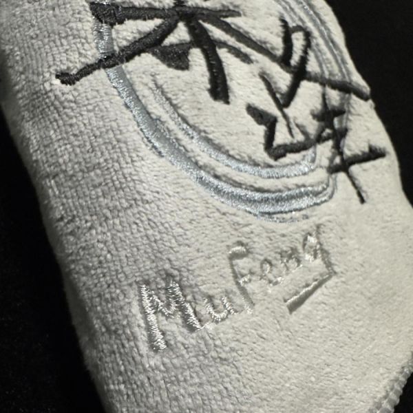 幕峰刺繡LOGO運動毛巾（贈品） 幕峰MuFeng,幕峰滿額贈,品牌刺繡毛巾,運動毛巾推薦,吸水毛巾,柔軟親膚毛巾,男裝購物優惠,網路服飾優惠,服飾滿額贈品,限量贈品活動