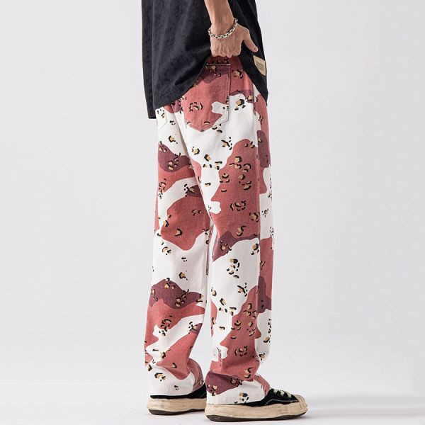 粉焰迷彩裝牛仔長褲 - 1配色 （限時特賣 - 5折） 幕峰MuFeng,男裝特賣,5折優惠,快閃活動,限時出清,網路購物,男裝品牌,超值優惠,時尚穿搭,2025特賣