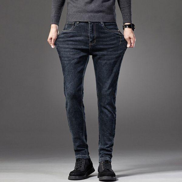 墨靛彈力刺繡直筒牛仔長褲 - 1配色（限時特賣 - 5折） 幕峰MuFeng,男裝特賣,5折優惠,快閃活動,限時出清,網路購物,男裝品牌,超值優惠,時尚穿搭,2026特賣