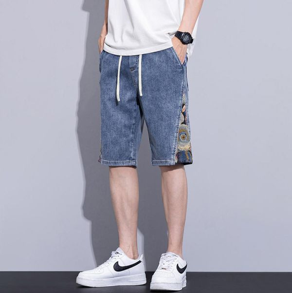 熊樂拼布刺繡牛仔五分短褲 - 3配色（限時特賣 - 5折） 幕峰MuFeng,男裝特賣,5折優惠,快閃活動,限時出清,網路購物,男裝品牌,超值優惠,時尚穿搭,2025特賣
