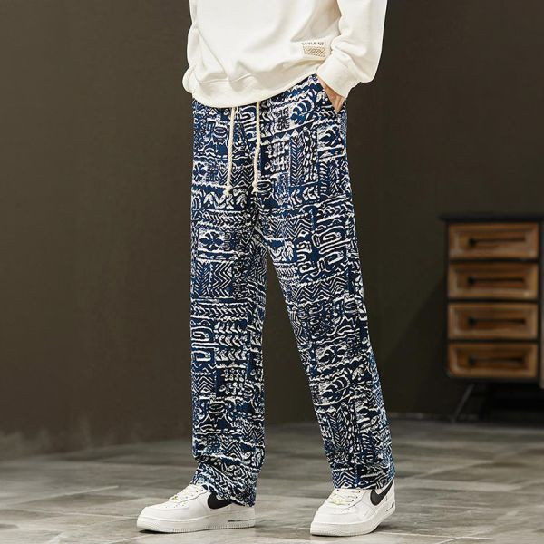 青花復古休閒長褲 - 1配色（限時特賣 - 5折） 幕峰MuFeng,男裝特賣,5折優惠,快閃活動,限時出清,網路購物,男裝品牌,超值優惠,時尚穿搭,2025特賣