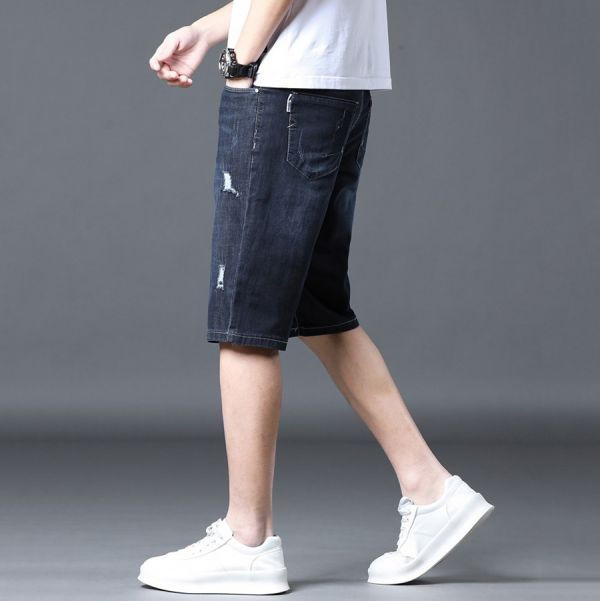 藏少彈力破洞牛仔短褲 - 1配色（限時特賣 - 5折） 幕峰MuFeng,男裝特賣,5折優惠,快閃活動,限時出清,網路購物,男裝品牌,超值優惠,時尚穿搭,2025特賣