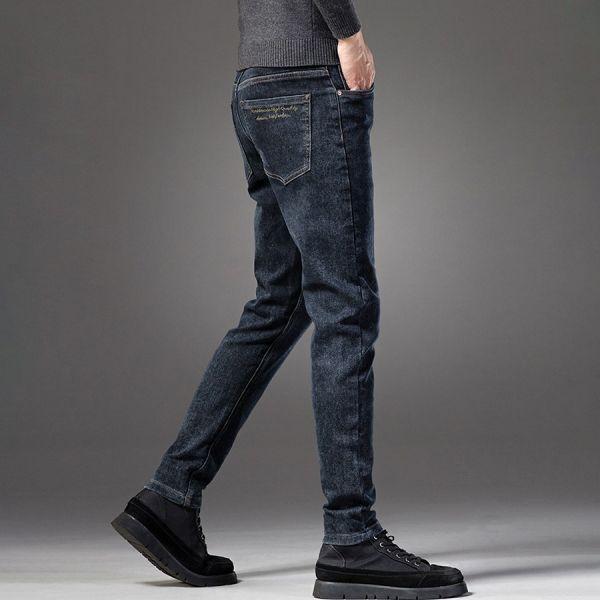 墨靛彈力刺繡直筒牛仔長褲 - 1配色（限時特賣 - 5折） 幕峰MuFeng,男裝特賣,5折優惠,快閃活動,限時出清,網路購物,男裝品牌,超值優惠,時尚穿搭,2026特賣