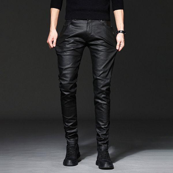 曜痕彈力修身亮面牛仔長褲 - 1配色（限時特賣 - 5折） 幕峰MuFeng,男裝特賣,5折優惠,快閃活動,限時出清,網路購物,男裝品牌,超值優惠,時尚穿搭,2026特賣