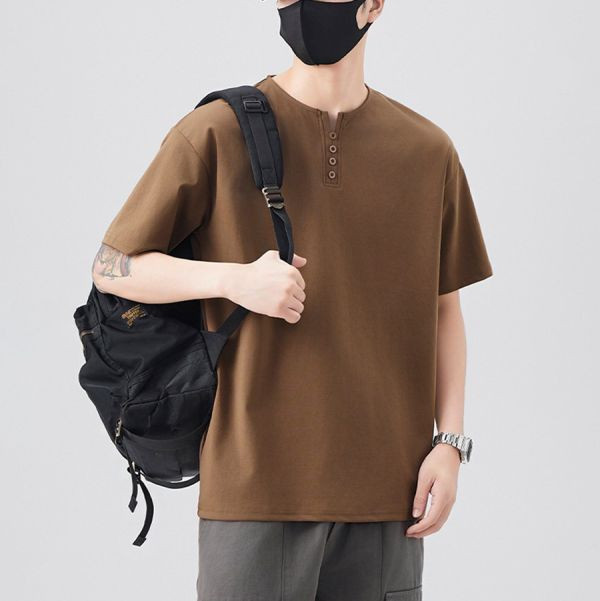 雲棉亨利領休閒短袖 - 4配色（限時特賣 - 5折） 幕峰MuFeng,男裝特賣,5折優惠,快閃活動,限時出清,網路購物,男裝品牌,超值優惠,時尚穿搭,2025特賣