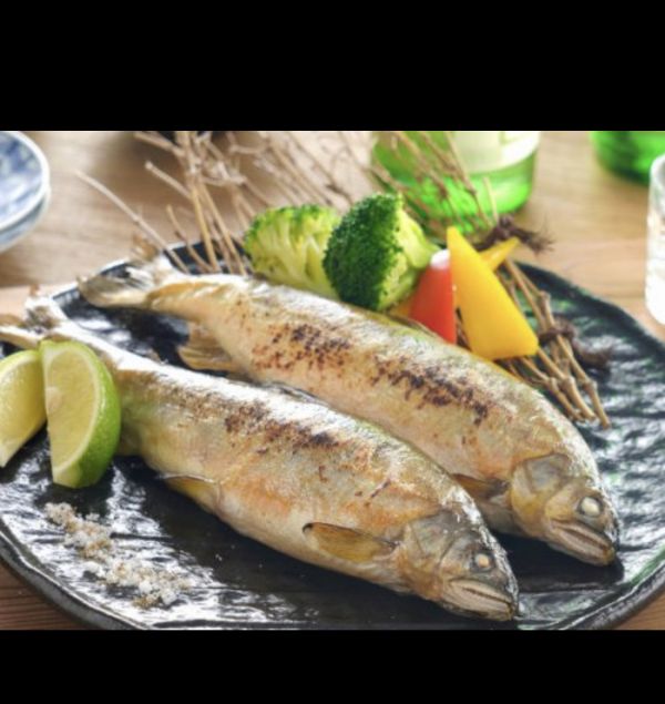 山泉女王他老公-公香魚兩尾半斤以上 