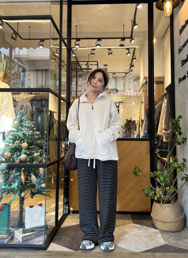 Dm115.輕量法蘭絨拉鍊翻領大學t 