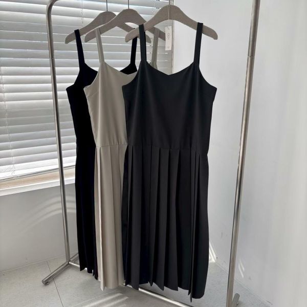 Ma319.西料百褶吊帶裙 