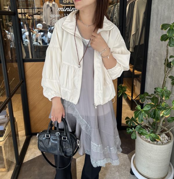 Ap419.可愛抓皺輕量短風衣 