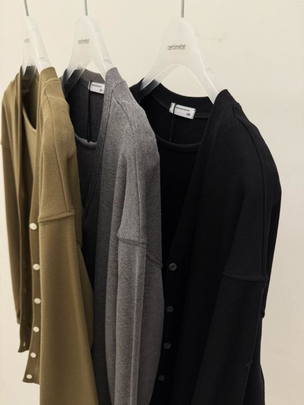 Nv104.質感檔口雙層次開釦上衣 