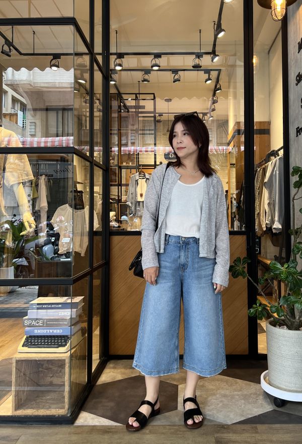 Jj08.微透坑條開襟衫 