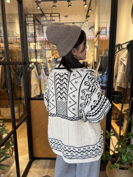 Dm127.冬日必備菲爾島木釦毛衣外！ 