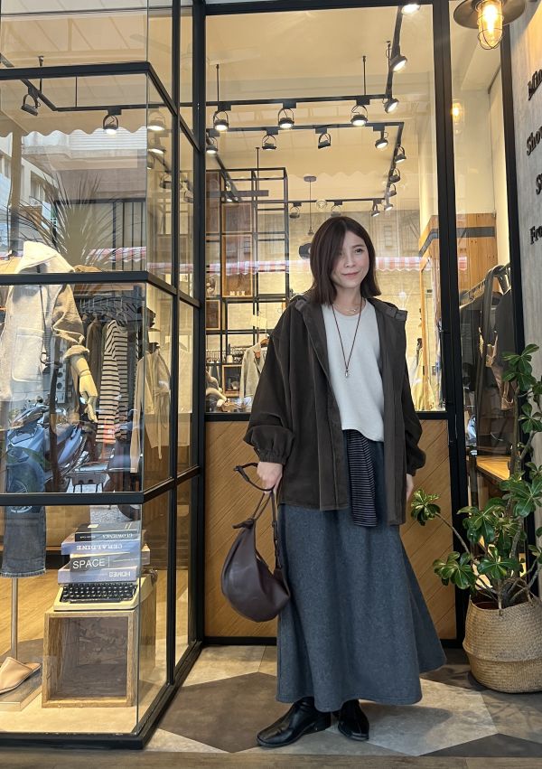 Nn123.設計師檔口坑條絨帽衫外 