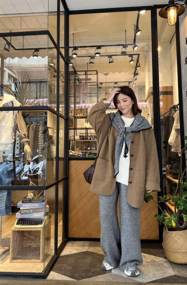 Dc122. QQ感100% 羊毛輕量大衣 