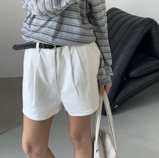 Ai29.不挑人奶油系短褲 